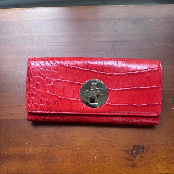 Kate Spade Red/ Coral Croc-Embossed Clutch Wallet - Picture 10 of 11